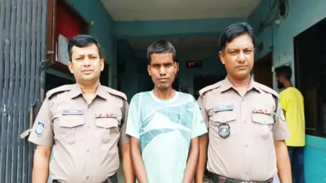 হারাগাছে নগ্ন ভিডিও ফেসবুকে ছড়িয়ে দেয়ার অপরাধে যুবক গ্রেফতার