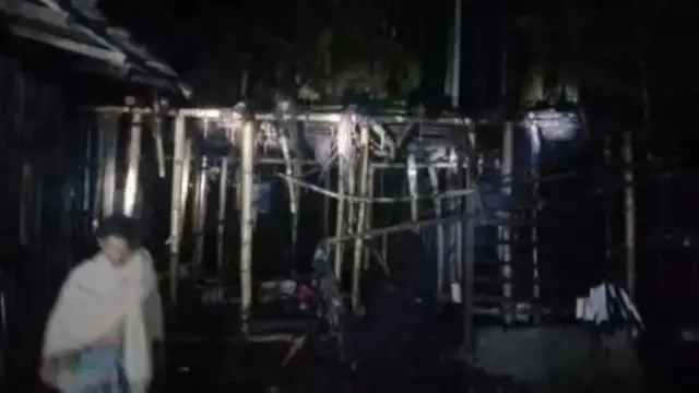 ইন্দুরকানীতে গভীর রাতে হিন্দু বাড়িতে  অাগুন দিয়ে  হামলা-লুটপাট করেছে দূর্বৃত্তরা