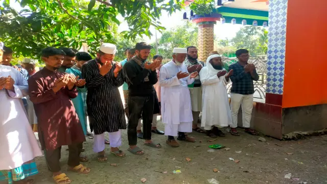 জামায়াতের সাবেক ইউনিয়ন  আমিরের কবর জিয়ারত করলেন  মাওলানা আজিজুর রহমান