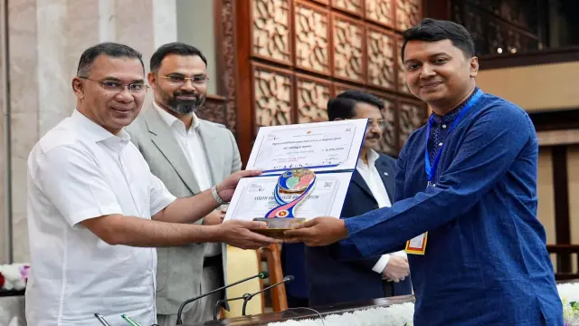 জাতীয় সম্মাননায় ভূষিত বরিশালের তরুণ সংগঠক আরিফুর রহমান