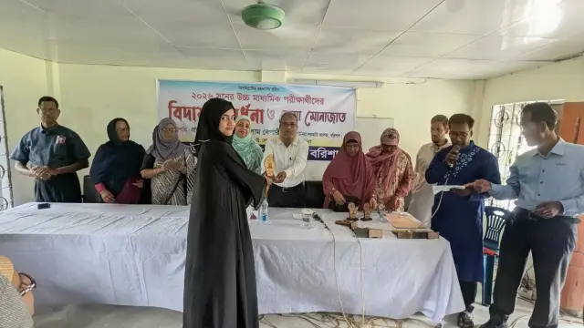 কাউনিয়া সরকারি কলেজে এইচএসসি পরীক্ষার্থীদের বিদায় সংবর্ধনা