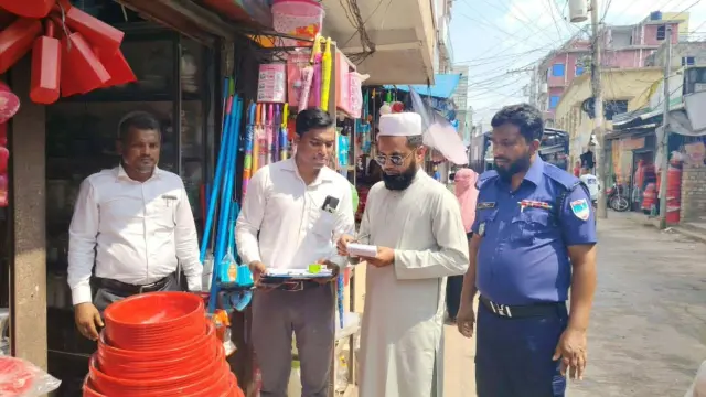 কেশবপুরে  ফুটপাত দখলমুক্ত রাখতে প্রশাসনের অভিযান