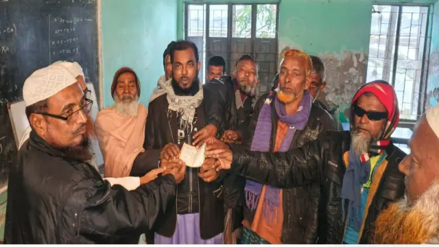 কেশবপুরে  প্রায় অর্ধশতাধিক  মানুষের চরমোনাই পীরের দলে যোগদান ।