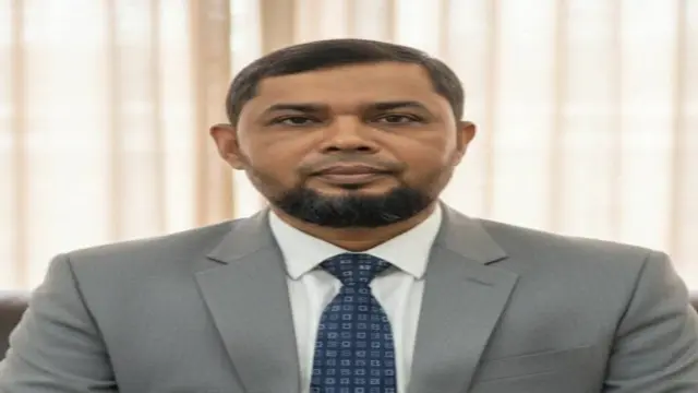 কেশবপুরে শ্রেষ্ঠ  শিক্ষক হিসাবে স্বীকৃতি পেলেন সুফলাকাটির কামরুজ্জামান।