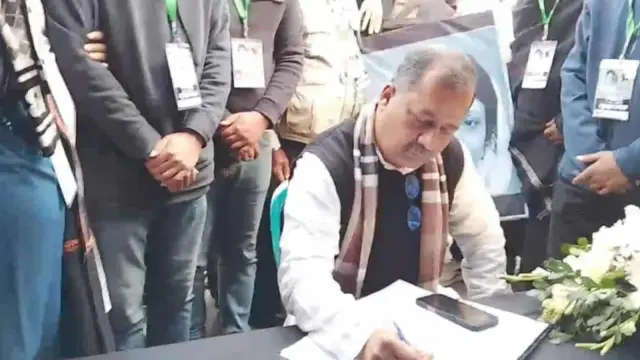 খালেদা জিয়া প্রত্যেকের জীবনে     একজন শিক্ষক হয়ে থাকবেন     - জহির উদ্দিন স্বপন