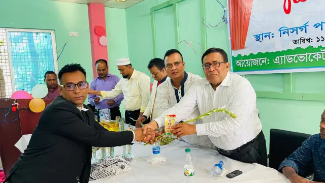 খোকন "ল‌‌" একাডেমি থেকে উত্তীর্ণ নবীন আইনজীবীদের সন্মাননা প্রদান