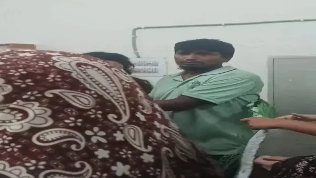 খুবির বিজয় ’২৪ হলের নারী ওয়াশরুমে গোপনে মোবাইল ফোন রাখার অভিযোগ, ক্যান্টিনকর্মীকে আটক