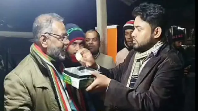 কমিটি বিলুপ্ত হওয়ায় গলাচিপায় মিষ্টি বিতরণ করেছে বিএনপির নেতাকর্মীরা