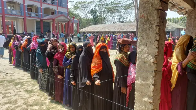 কঠোর নিরাপত্তায় গলাচিপায় উৎসবের ভোট