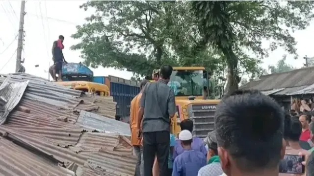লালমনিরহাটে ট্রাক-অটোরিকশা সংঘর্ষে ৫ জন নিহত, আহত ৩