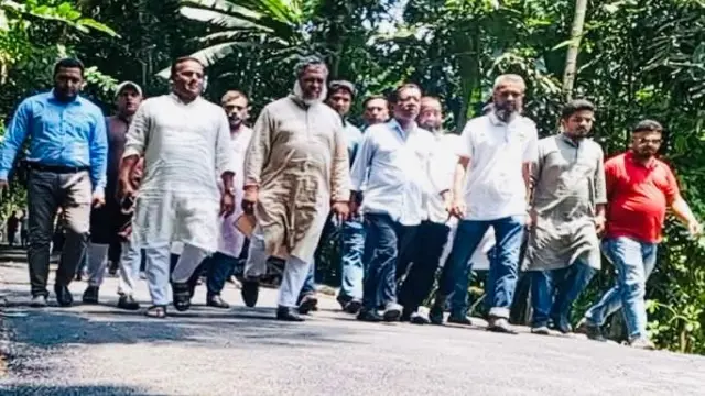 মেহেন্দিগঞ্জ উলানিয়া সড়ক নির্মাণ কাজ পরিদর্শন করেন নৌপরিবহন প্রতিমন্ত্রী রাজিব আহসান এমপি।