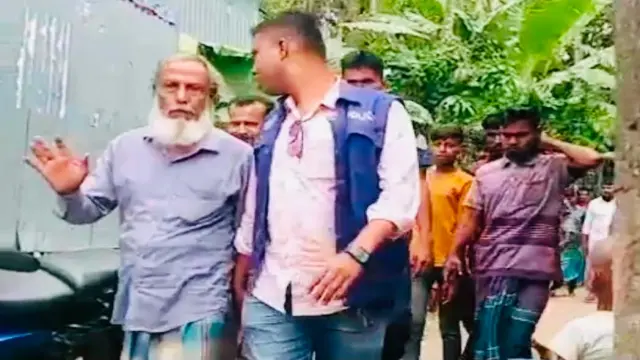 মেহেন্দিগঞ্জে ৭ বছরের শিশুকে যৌন নিপীড়নের অভিযোগে বৃদ্ধকে আটক, জনতার ঝাড়ুপেটা।