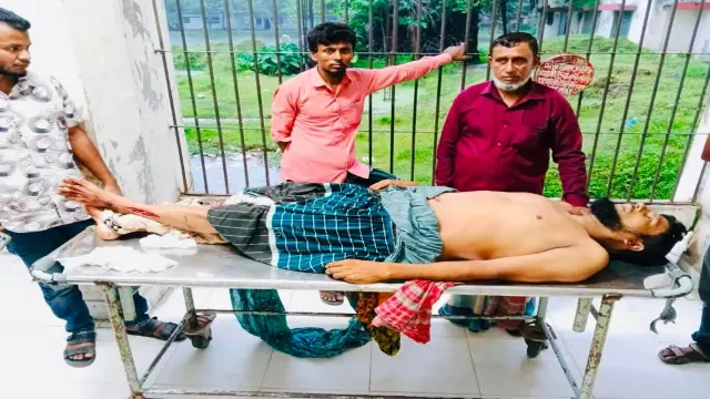 মেহেন্দিগঞ্জে জমি সংক্রান্ত বিরোধকে কেন্দ্র করে ছোট ভাইকে কুপিয়ে হত্যা করেছে বড়ো ভাই।