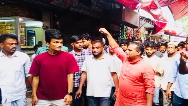 মেহেন্দিগঞ্জে খাল দখল করে অবৈধ স্থাপনা ভেঙ্গে ফেলার নির্দেশ প্রতিমন্ত্রী রাজিব আহসানের।