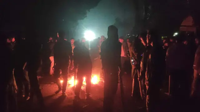 নারী শিক্ষার্থীকে ইভটিজিং, যবিপ্রবি শিক্ষার্থী ও স্থানীয়দের সাথে ব্যাপক সংঘর্ষ