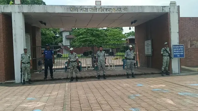 নিরাপত্তার বঙ্গবন্ধুর সমাধিসৌধ এলাকা  টুঙ্গিপাড়া বঙ্গবন্ধুর শাহাদাত বার্ষিকীতে হয়নি কোন আয়োজন
