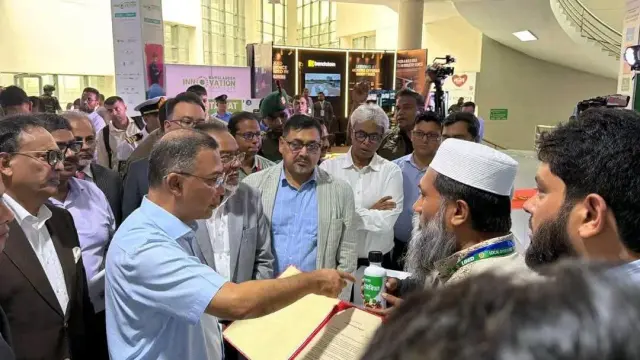 ন্যানো ইউরিয়ার পেটেন্ট পেলেন যবিপ্রবির অধ্যাপক ড. মোঃ জাভেদ হোসেন খান