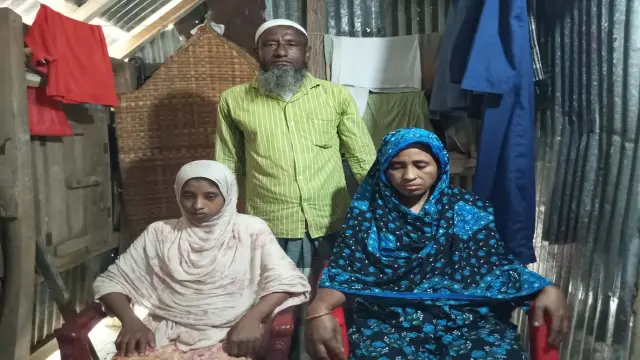 অর্থের অভাবে বুদ্ধি প্রতিবন্ধী লামিয়ার চিকিৎসা বন্ধ, সাহায্যের আশায় দ্বারে দ্বারে ঘুরছে পিতা।