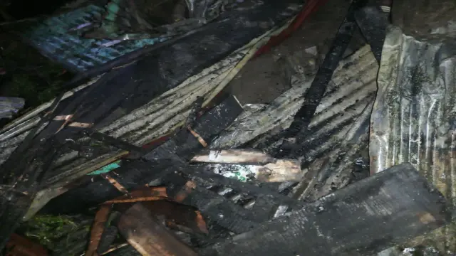 পান্থ সড়কে ভয়াবহ অগ্নিকান্ডে বসতবাড়ি পুড়ে ছাই