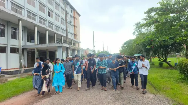 প্রকৌশল শিক্ষার্থীদের উপর পুলিশের হামলার প্রতিবাদে যবিপ্রবিতে বিক্ষোভ মিছিল