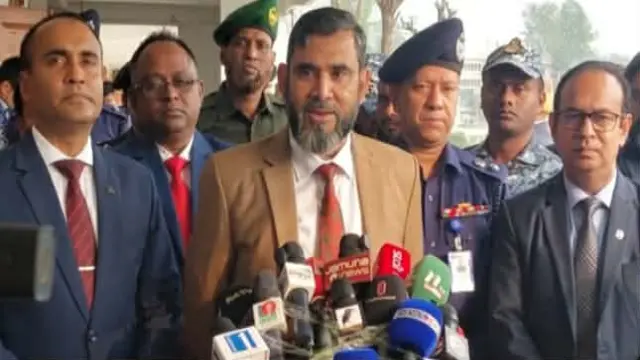 পটুয়াখালীতে সংসদ নির্বাচন ও গণভোট উপলক্ষ্যে নির্বাচন কমিশনার’র সাথে ভিজিল্যান্স টিমের মতবিনিময় সভা