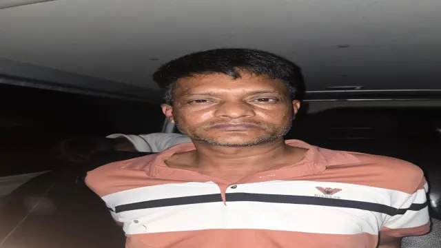 রাজধানীতে র‍্যাবের পোশাকে ডাকাতির ঘটনায় একজন দশমিনায় গ্রেফতার