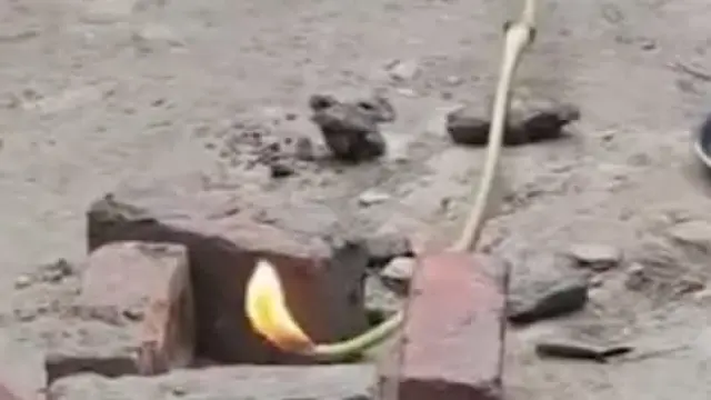 রাঙ্গাবালীতে নতুন বসানো একটি নলকূপ থেকে বেরোচ্ছে গ্যাস জ্বলছে আগুন