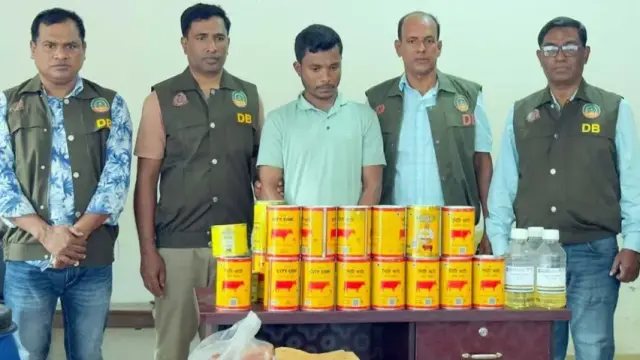 রংপুর নগরীতে ঘি কারখানায় অভিযান চালিয়ে নকল ঘি উদ্ধার