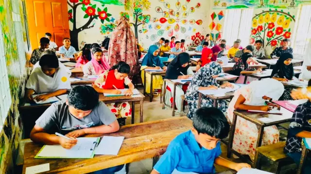 ষষ্ঠ শ্রেণীর শিক্ষার্থীদের পঞ্চম শ্রেণীর পরীক্ষা, অভিভাবকদের ক্ষোভ।