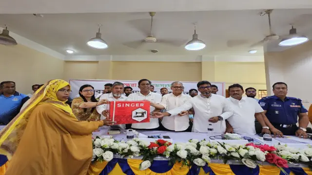 শিবপুরে অসচ্ছল নারীদের কর্মসংস্থানে নতুন উদ্যোগ