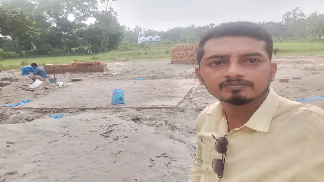 শিক্ষার্থীদের লিফটের জন্য ভিসির হাতে ফ্যান হস্তান্তর করলো বরিশাল বিশ্ববিদ্যালয় ছাত্রদল