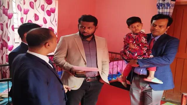 শিশুদের হাসিই আগামীর শক্তি—গৈলা বেবী হোমে জেলা প্রশাসকের মানবিক পরিদর্শন