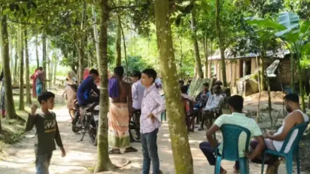 সম্পত্তির ভাগ-বাঁটোয়ারা নিয়ে বাবার লাশ দাফনে বাধা