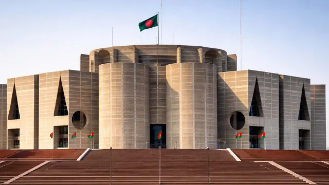 সংসদে দুর্নীতি তদন্তের দাবি, প্রধানমন্ত্রীর প্রতি স্বরাষ্ট্রমন্ত্রীর আহ্বান