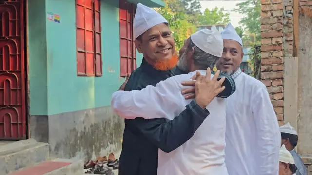 সৌদির সঙ্গে মিল রেখে বরগুনার প্রায় ২০ হাজার মানুষের আগাম ঈদ উদযাপন