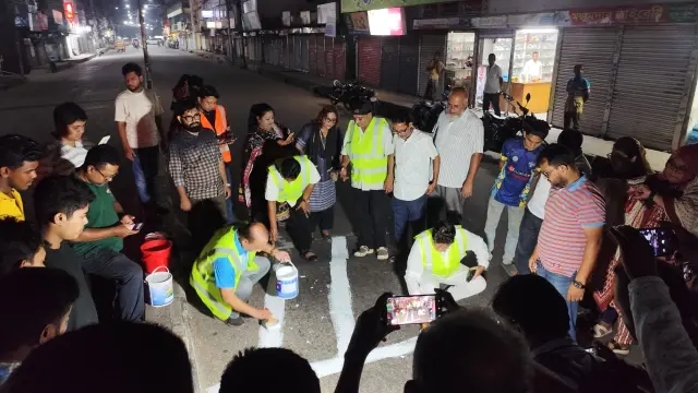 স্পিডব্রেকারে রং করলো বিভিন্ন রাজনৈতিক দলের নেতৃবৃন্দ