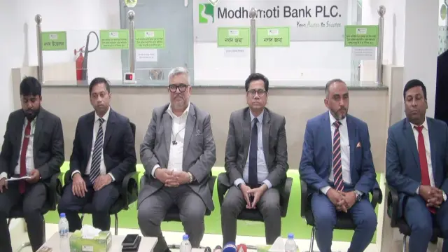 স্থানান্তরিত গোপালগঞ্জ শাখা এবং নিয়ন্ত্রণাধীন গোপালগঞ্জ চক্ষু হাসপাতাল ও প্রশিক্ষণ ইনস্টিটিউট উপ-শাখার উদ্বোধন