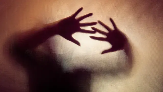 স্বামীকে আটকে রেখে স্ত্রীকে ধর্ষণের অভিযোগ