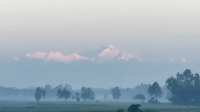 তিস্তা ব্যারেজ থেকে দেখা মিলছে কাঞ্চনজঙ্ঘা