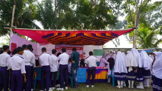 যবিপ্রবি স্কুল অ্যান্ড কলেজে ফ্রি ব্লাড গ্রুপিং ও স্বাস্থ্য সচেতনতা ক্যাম্প অনুষ্ঠিত