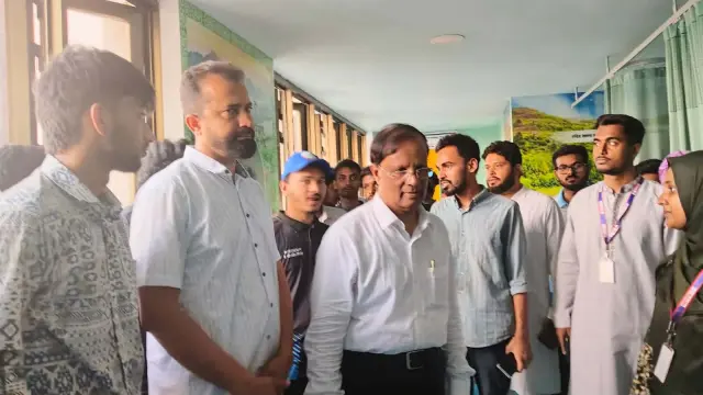 যবিপ্রবির ছাত্রী অসুস্থের ঘটনায় ২৪ ঘন্টা পরেও ৭০ এর অধিক শিক্ষার্থী হাসপাতালে ভর্তি