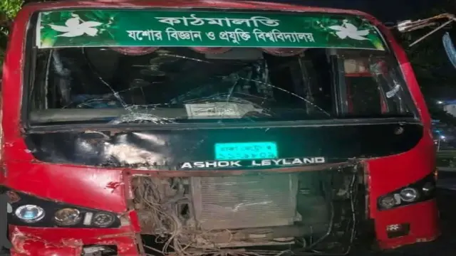 যবিপ্রবির ভাড়া নেওয়া বিআরটিসি বাস ও মালবাহী নসিমনের সংঘর্ষে নিহত এক