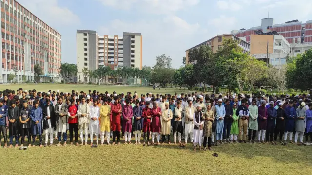 যবিপ্রবিতে শহীদ ওসমান হাদির গায়েবানা জানাজা অনুষ্ঠিত