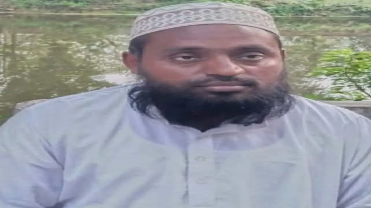 আজানের সুরে ঢেকে রাখা এক জীবনের কান্না—গলাচিপা হাসপাতাল মসজিদের মোয়াজ্জেমের আকুল আবেদন
