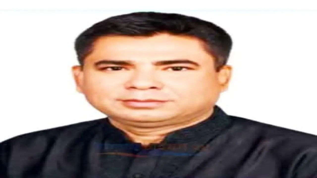 আটখালি মাধ্যমিক বিদ্যালয়ের এডহক কমিটির সভাপতি ইখতিয়ার রহমান কবির