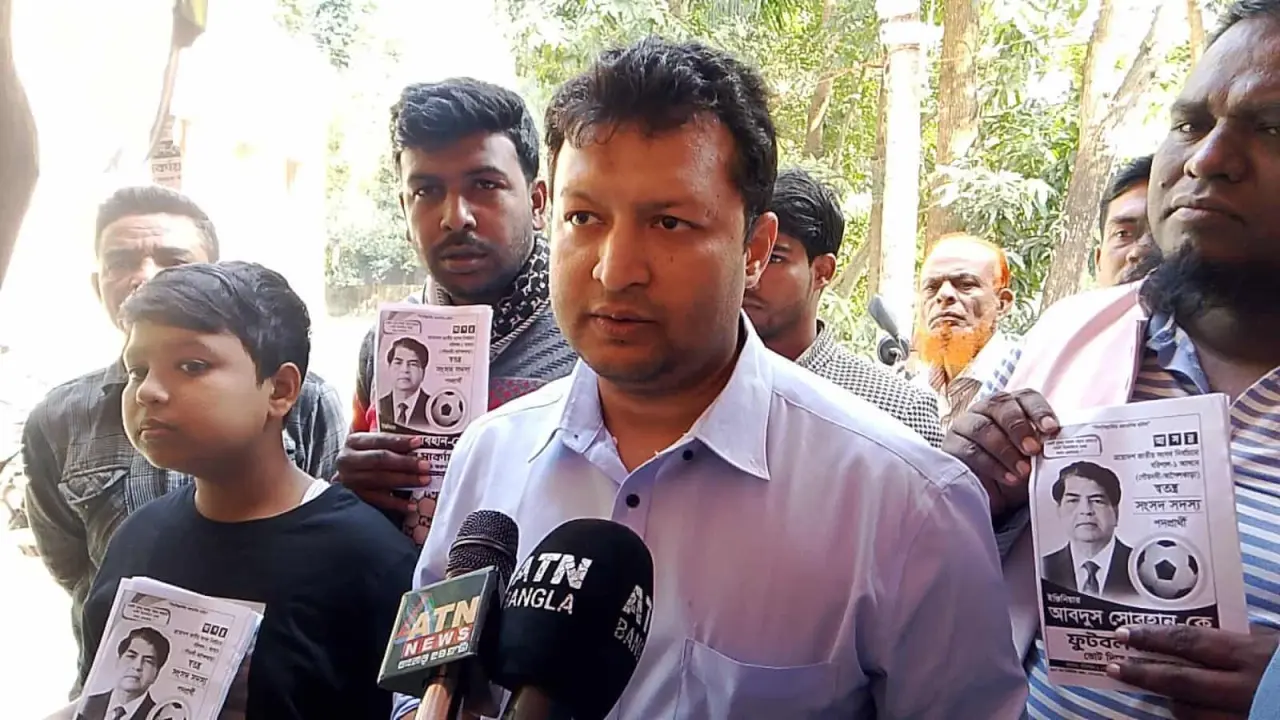 বাবার জন্য ভোটের মাঠে ছেলের প্রচারণা