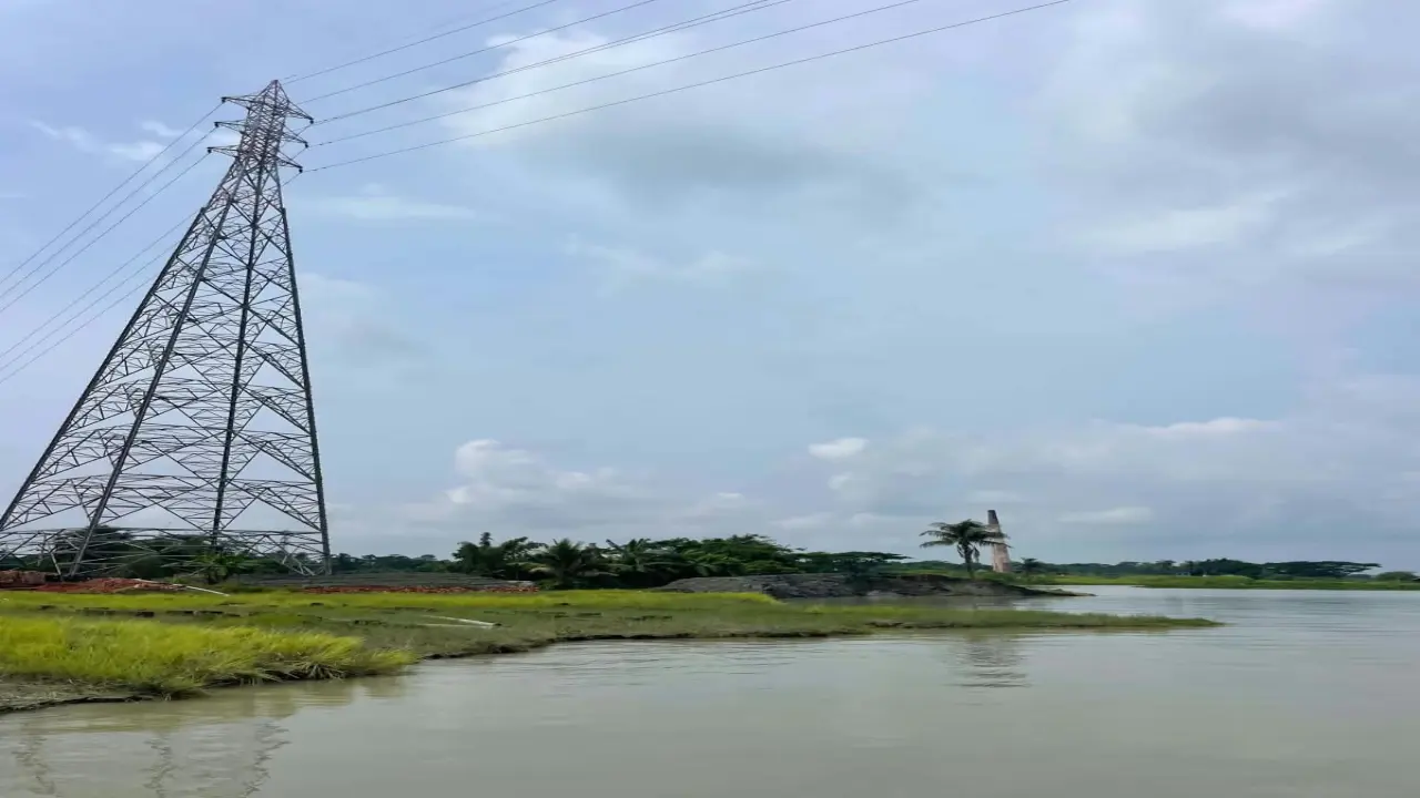 বানারীপাড়ায় সন্ধ্যা নদী গর্ভে বিলীণের পথে বৈদ্যুতিক টাওয়ার : অন্ধকারে নিমজ্জিত হবেন লাখো মানুষ