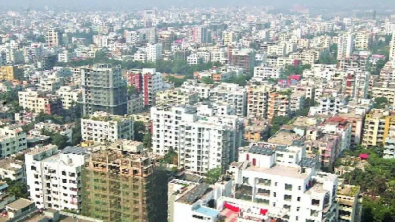 বিক্রি নেই, বাড়ছে ঋণের বোঝা    সংকটে আবাসন উদ্যোক্তারা, ধাক্কা খাচ্ছে নির্মাণসামগ্রীর বাজারও