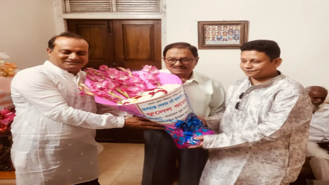 বোরহানউদ্দিন উপজেলা পূজা উদযাপন কমিটির পক্ষ থেকে জেলা পরিষদ প্রশাসককে শুভেচ্ছা জানালেন সভাপতি ও সাধারণ সম্পাদক
