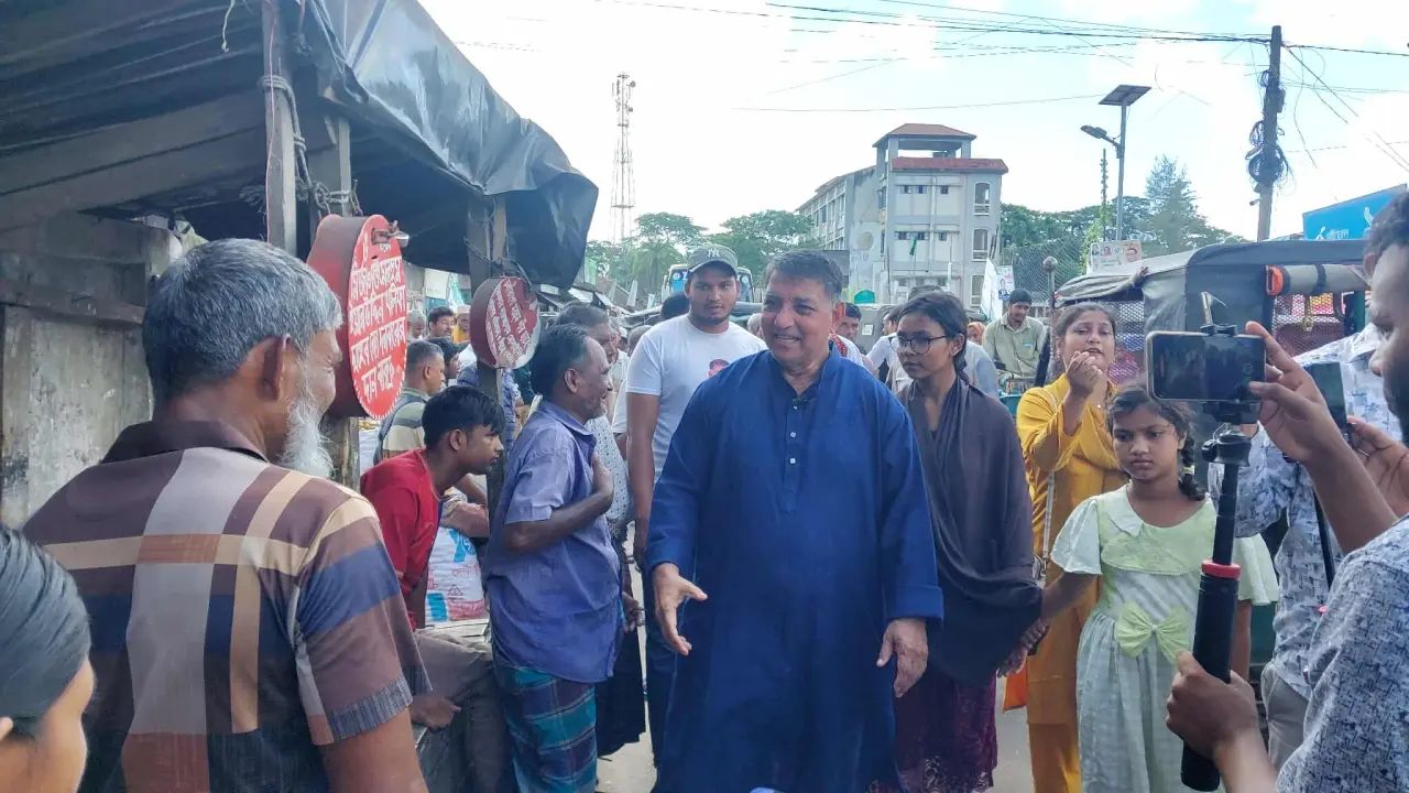 বরগুনা ২ আসনে তারেক রহমানের ৩১ দফার বার্তা নিয়ে মনোনয়নপ্রত্যাশীর গণসংযোগ